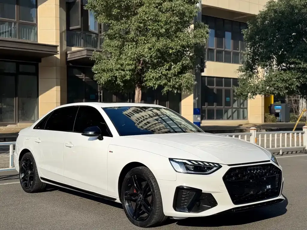 Audi A4L 2022 из CN, фото 3