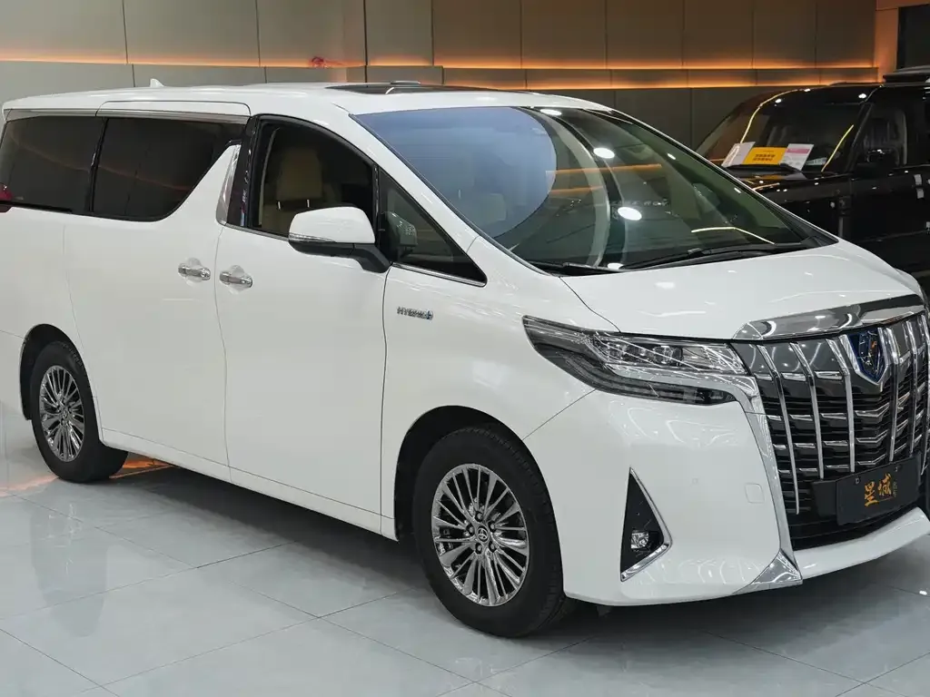 Toyota Alphard — фото 5