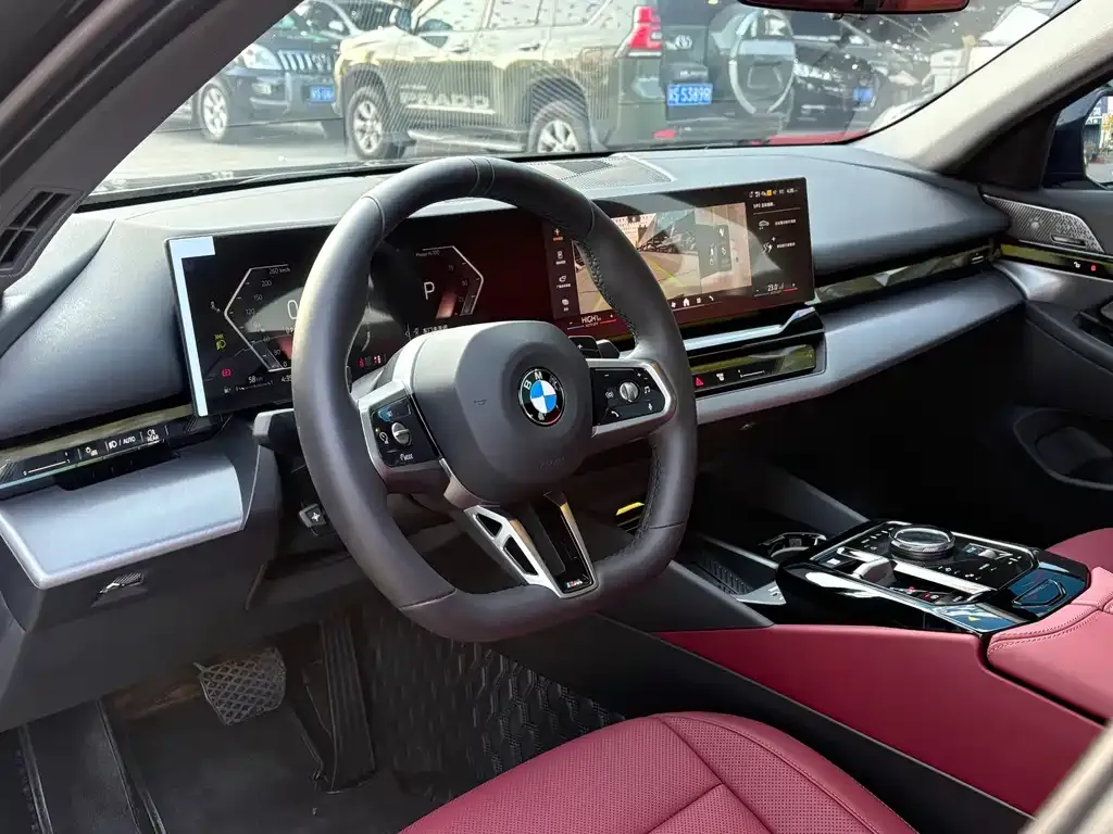 BMW 5 Series 2025 из CN, фото 5