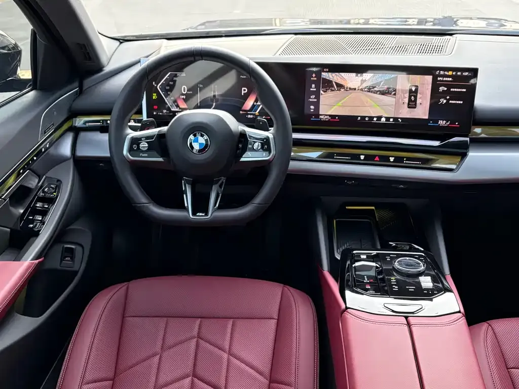 BMW 5 Series 2025 из CN, фото 3