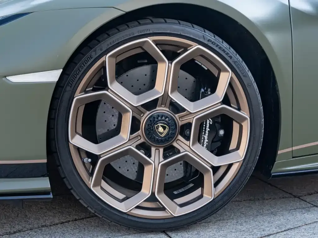 Lamborghini Huracan 2025 из CN, фото 7