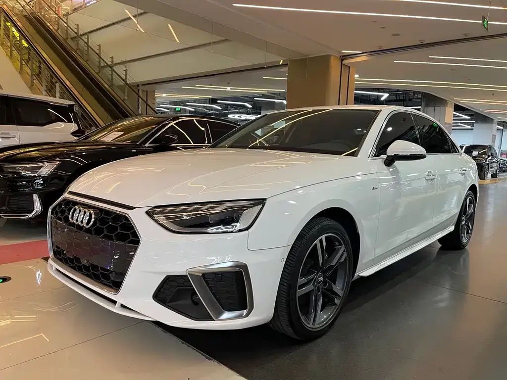 Audi A4L 2021 из CN, фото 1