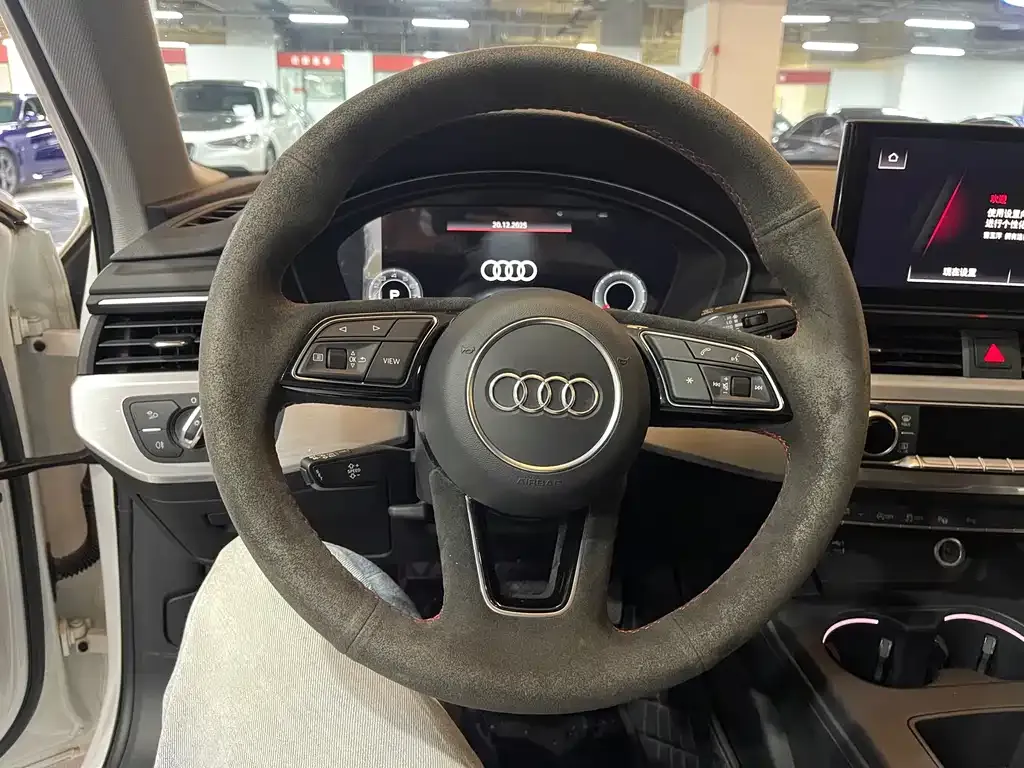Audi A4L 2021 из CN, фото 5