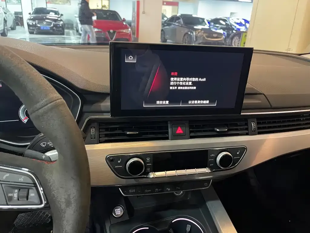 Audi A4L 2021 из CN, фото 7