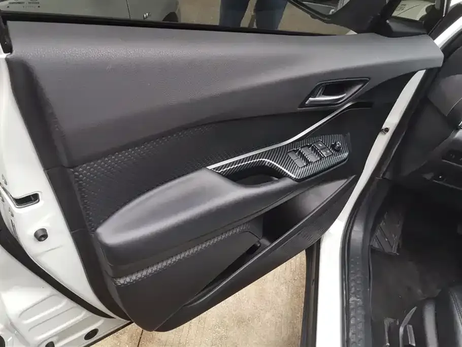Toyota C-HR 2023 из CN, фото 7