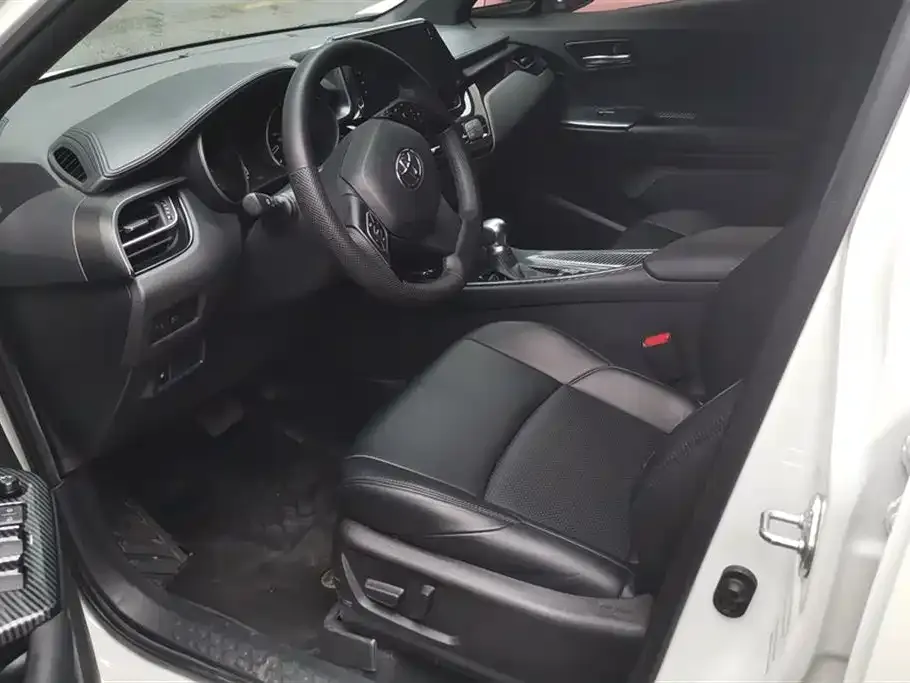 Toyota C-HR 2023 из CN, фото 2