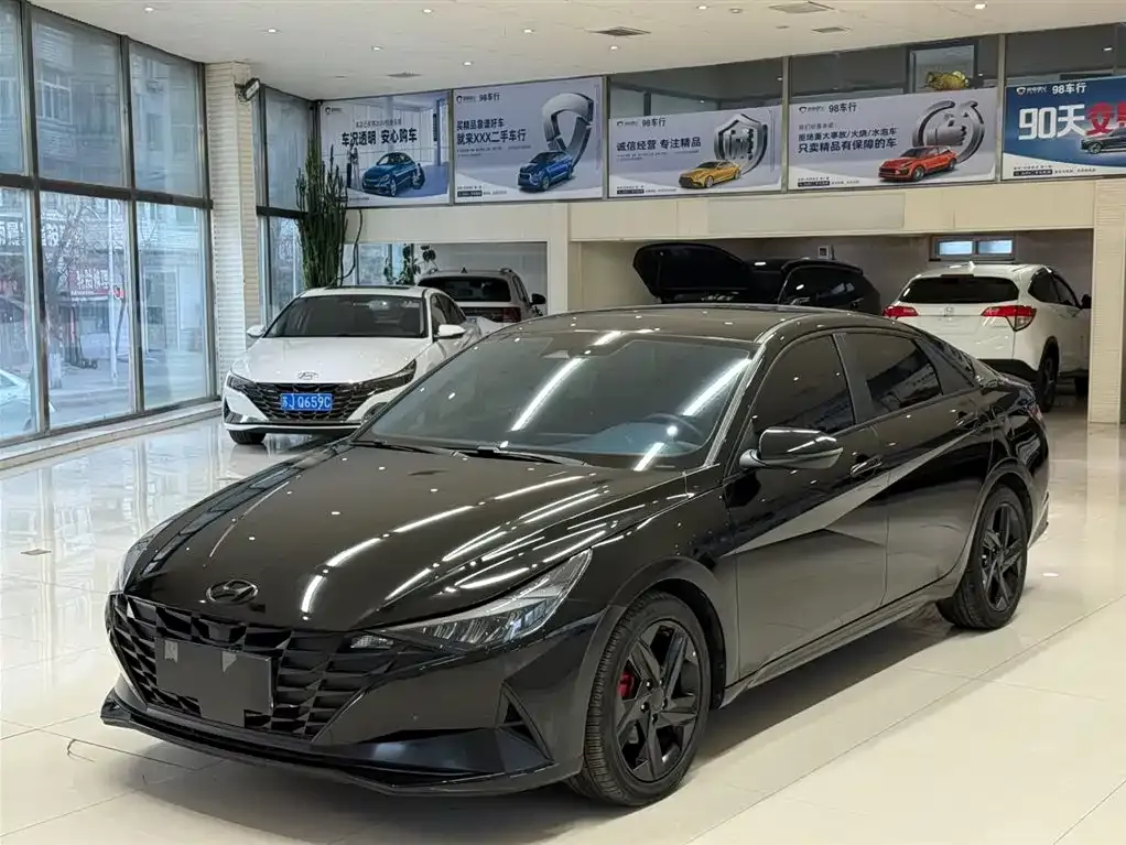 Hyundai Elantra 2023 из CN, фото 1