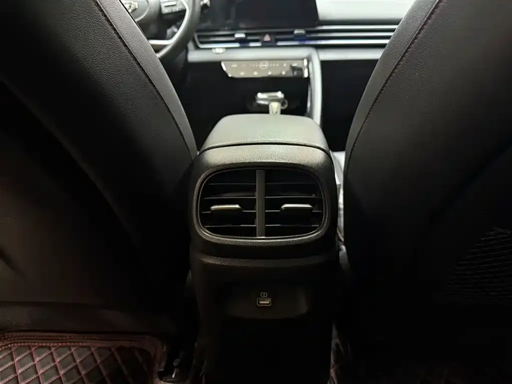 Hyundai Elantra 2023 из CN, фото 5
