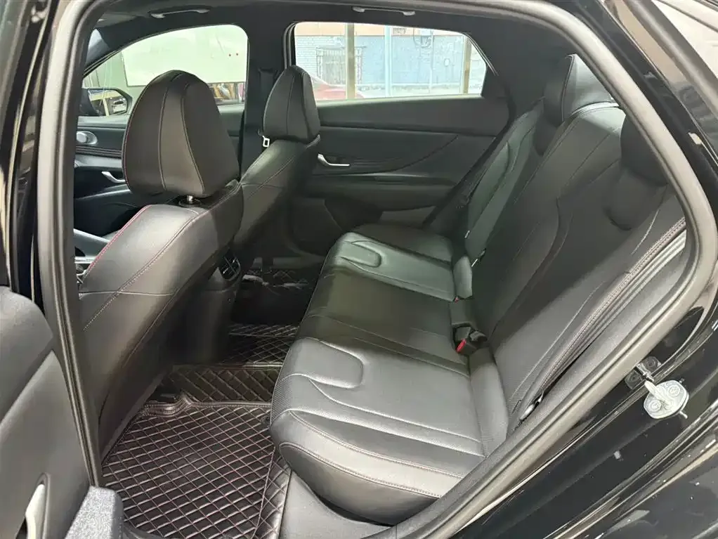Hyundai Elantra 2023 из CN, фото 10
