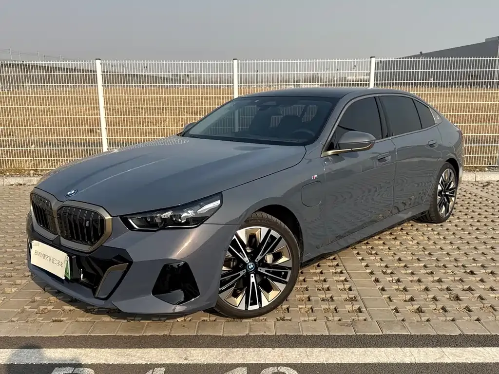 BMW i5 — фото 1