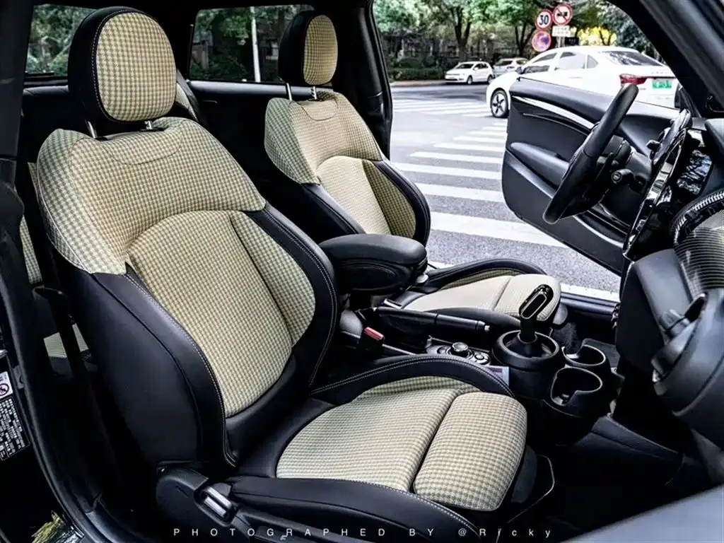 MINI Cooper (3-door) 2023 из CN, фото 7