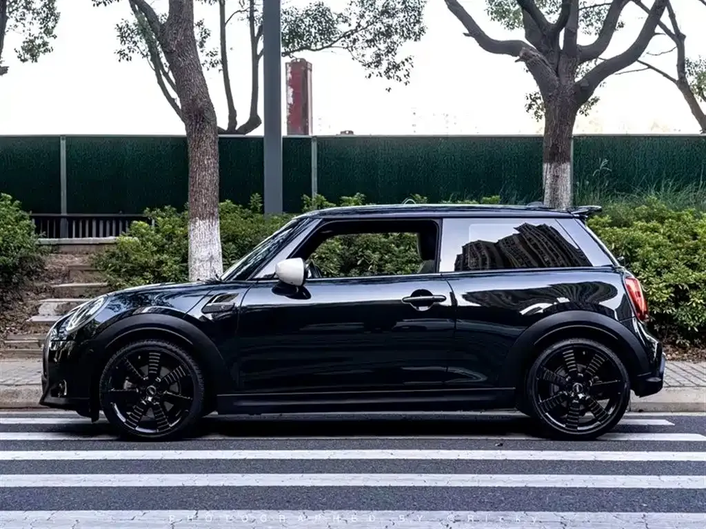 MINI Cooper (3-door) 2023 из CN, фото 9