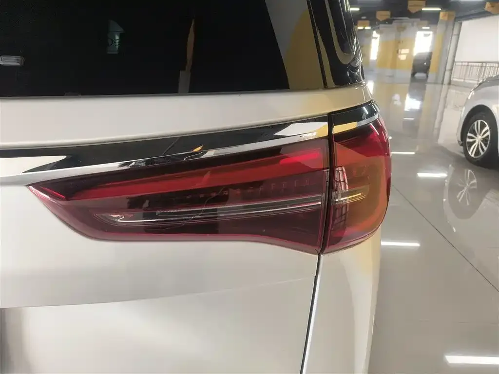 Buick GL8 2022 из CN, фото 3