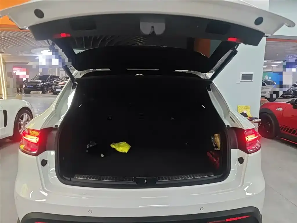 Porsche Macan 2023 из CN, фото 9