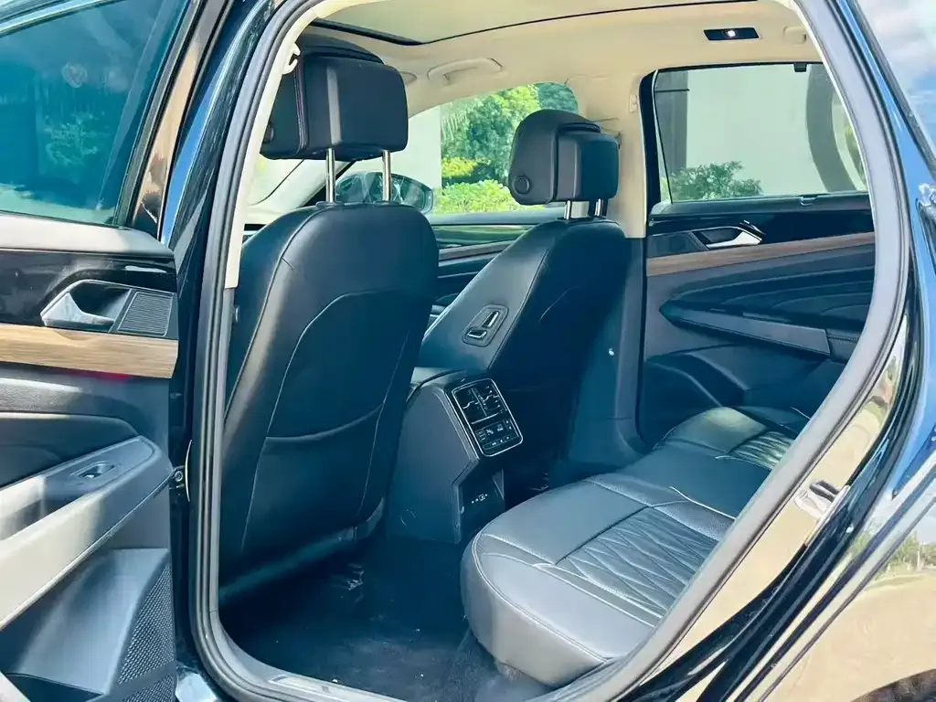 Volkswagen Passat 2021 из CN, фото 3