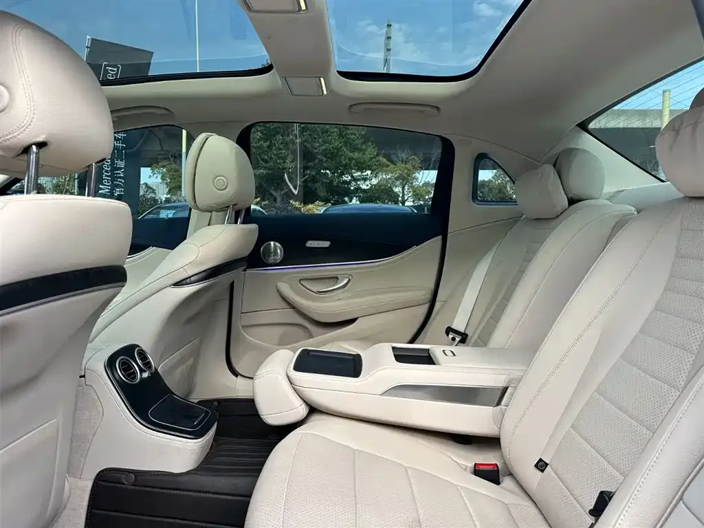 Mercedes-Benz E-Class 2023 из CN, фото 3