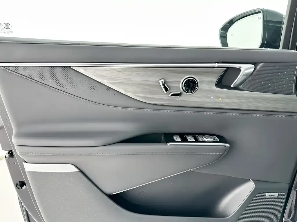Buick GL8 2025 из CN, фото 6