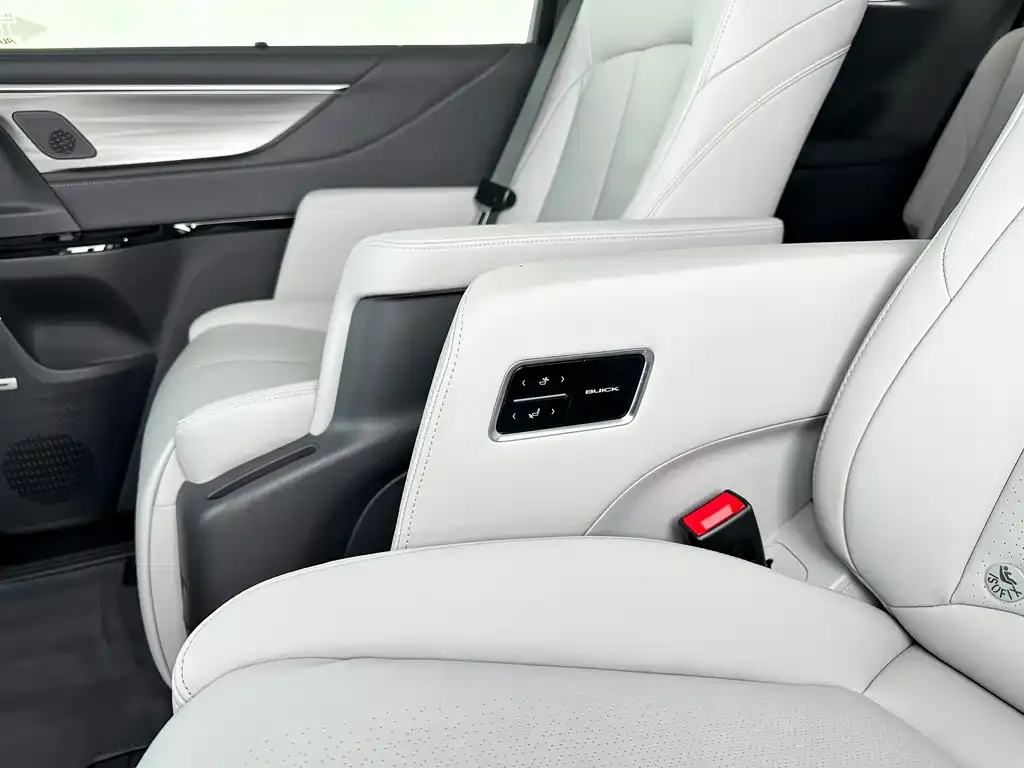 Buick GL8 2025 из CN, фото 3