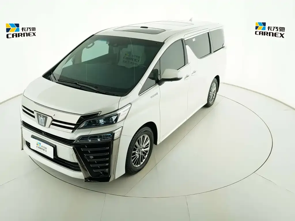 Toyota Vellfire — фото 1