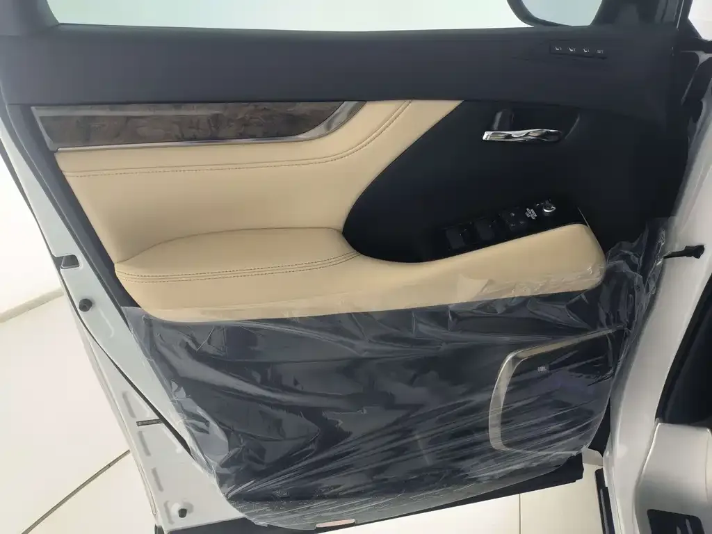 Toyota Vellfire — фото 8