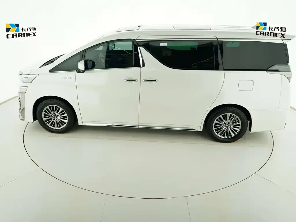 Toyota Vellfire — фото 3