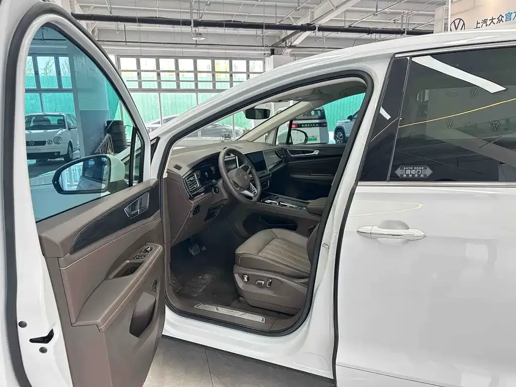 Volkswagen Viloran 2023 из CN, фото 3