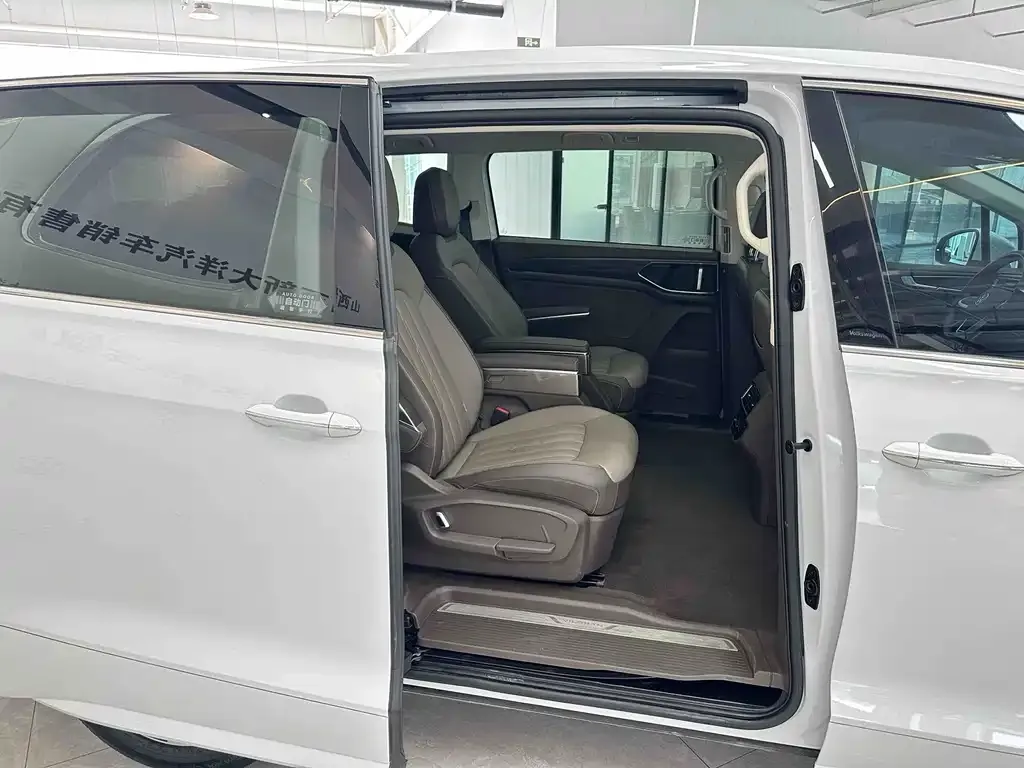 Volkswagen Viloran 2023 из CN, фото 7