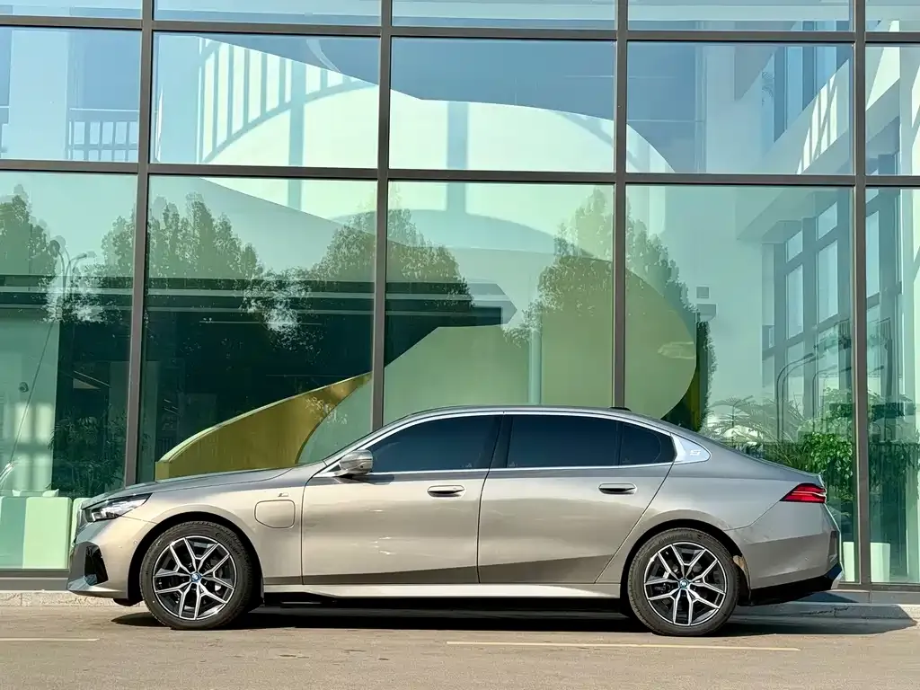BMW i5 2024 из CN, фото 2