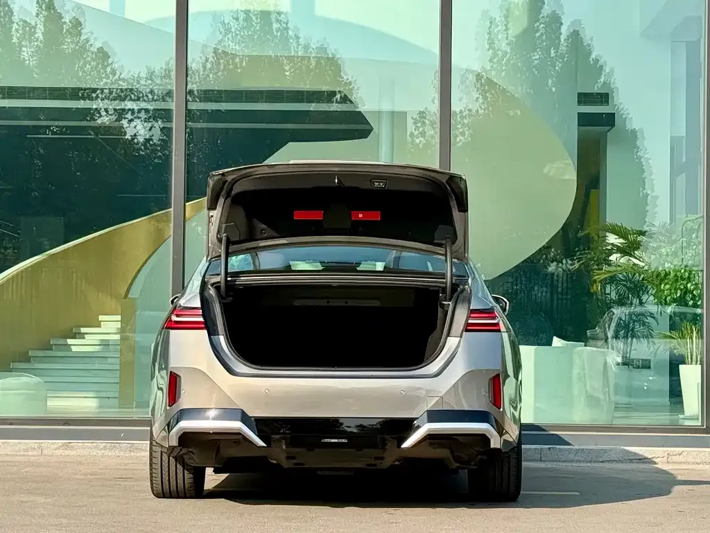 BMW i5 2024 из CN, фото 5