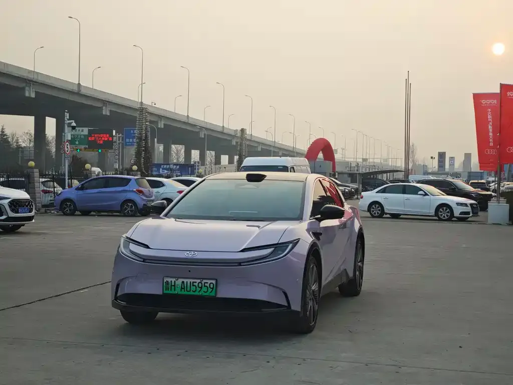 Toyota bZ5 2025 из CN, фото 1