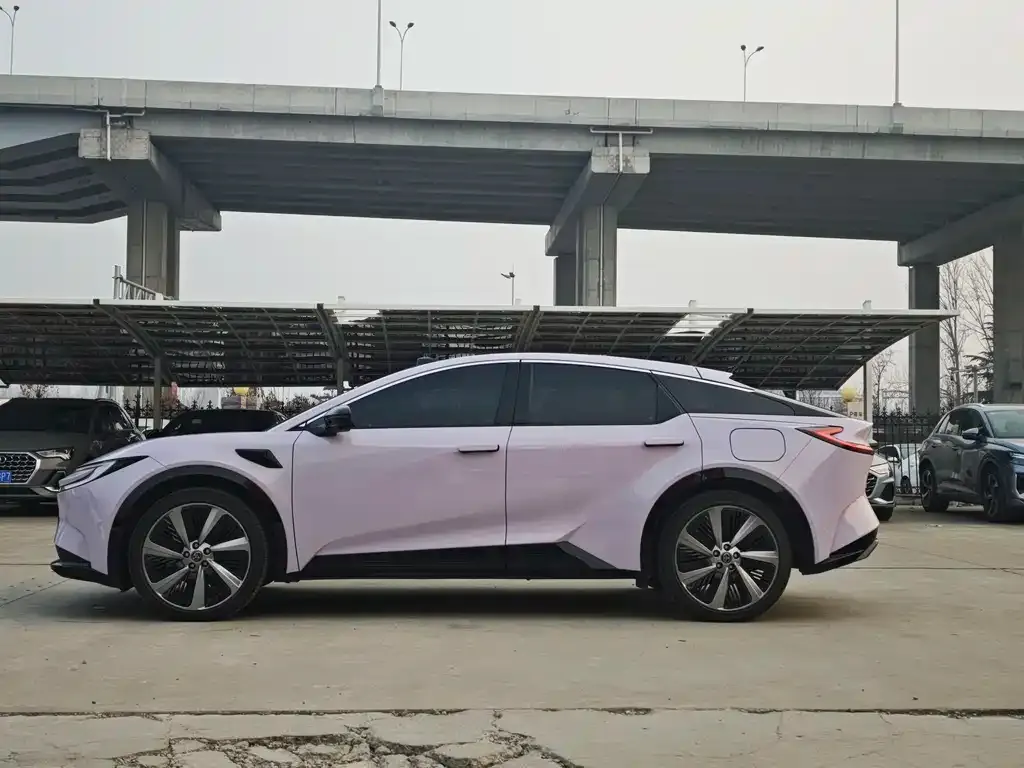 Toyota bZ5 2025 из CN, фото 5