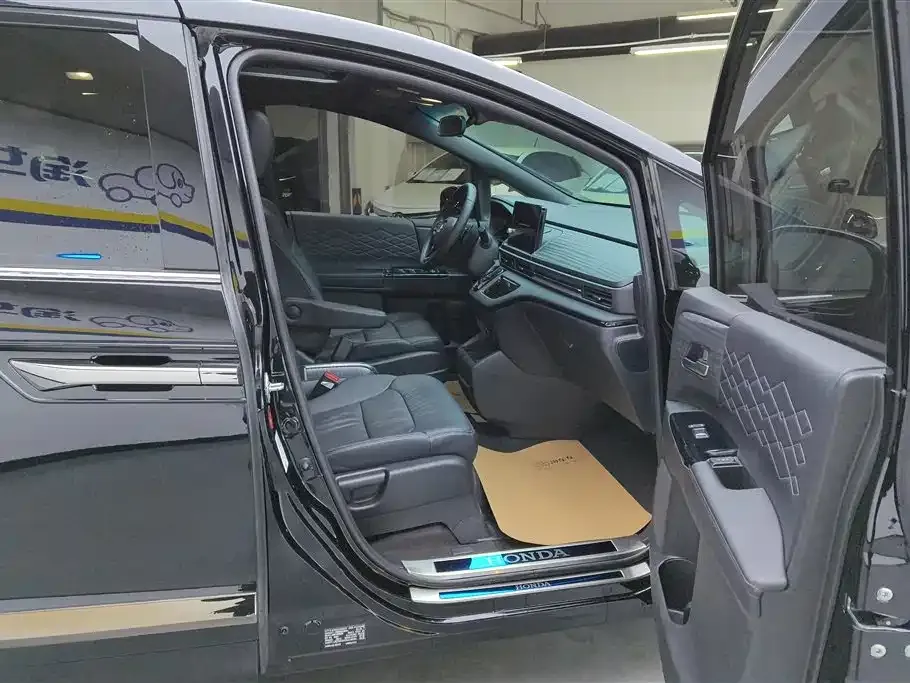 Honda Elysion 2023 из CN, фото 10