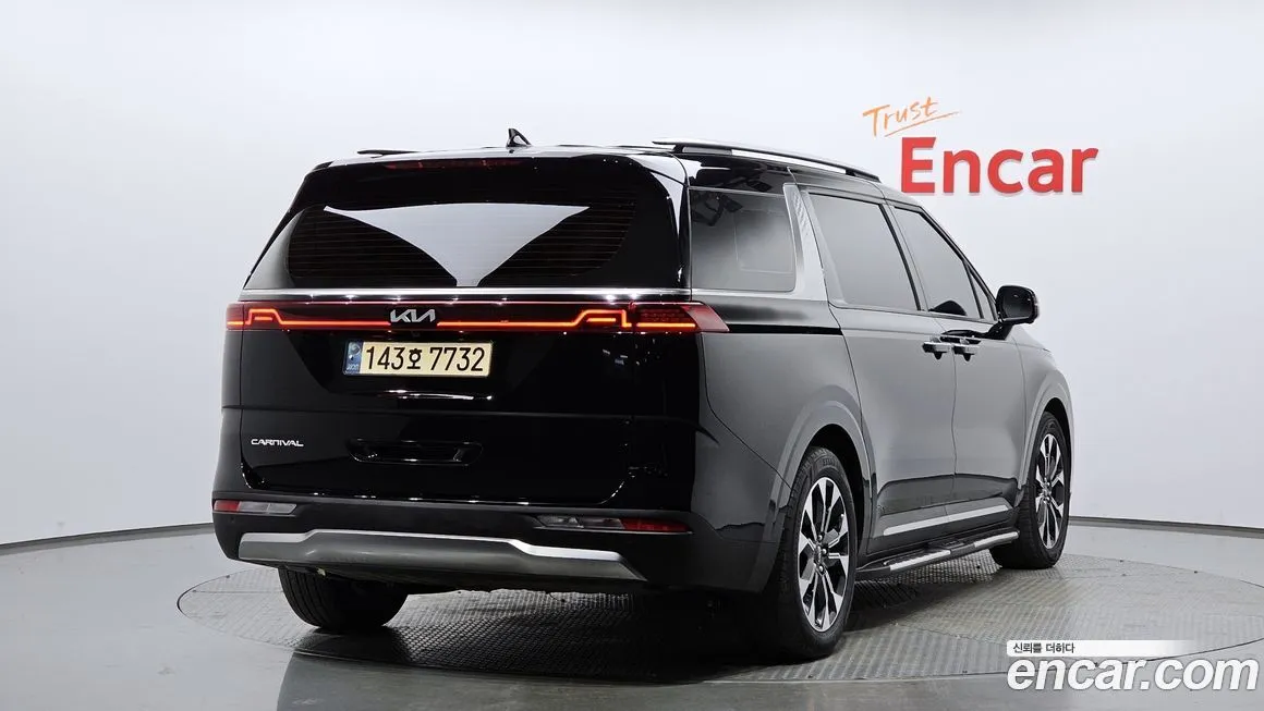 Kia Carnival — фото 10
