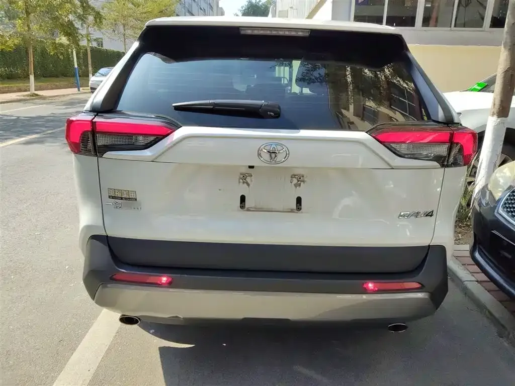 Toyota RAV4 2022 из CN, фото 3