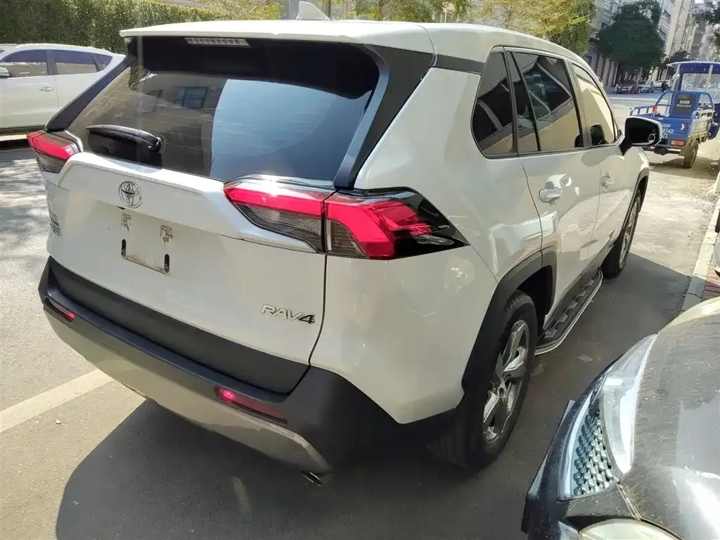 Toyota RAV4 2022 из CN, фото 4