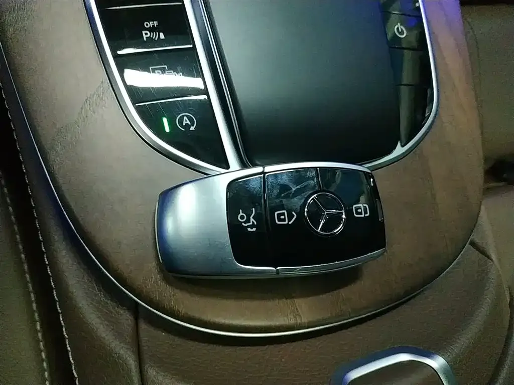 Mercedes-Benz E-Class 2023 из CN, фото 6