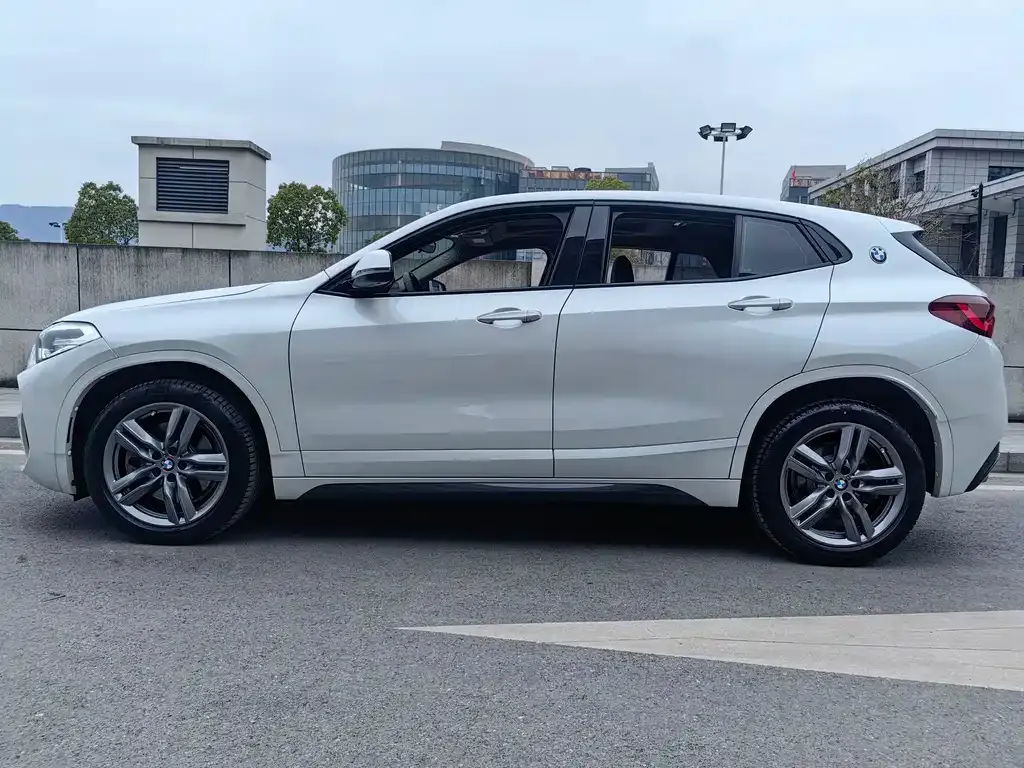 BMW X2 2022 из CN, фото 3