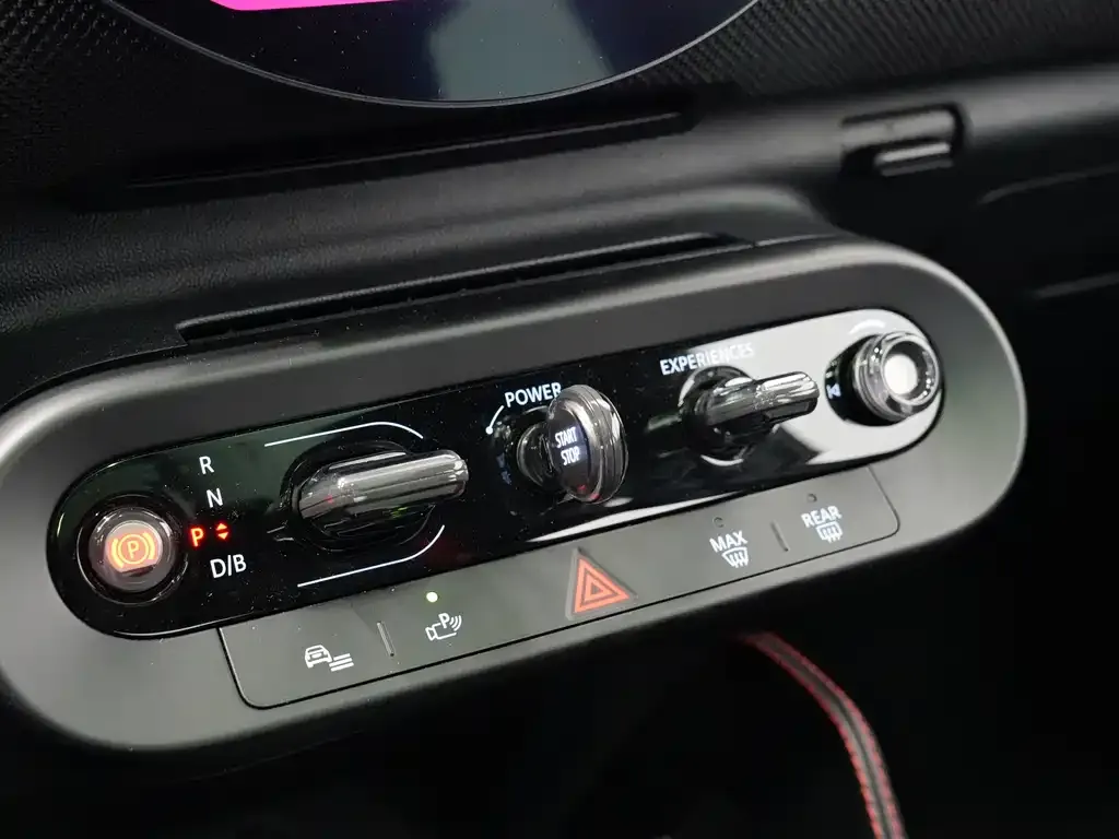 MINI JCW Electric 2025 из CN, фото 10