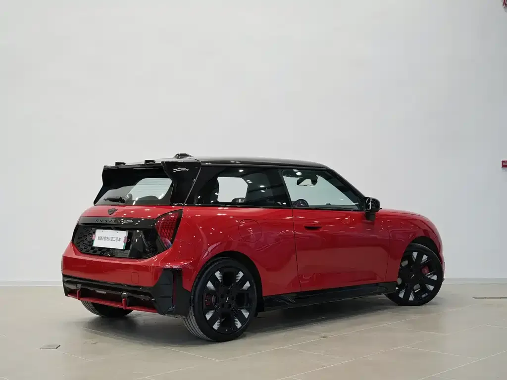 MINI JCW Electric 2025 из CN, фото 2