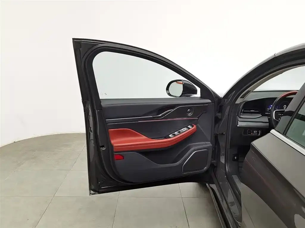 Lincoln Z 2023 из CN, фото 2