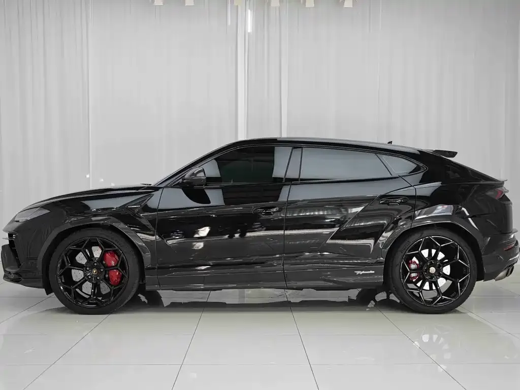 Lamborghini Urus — фото 9