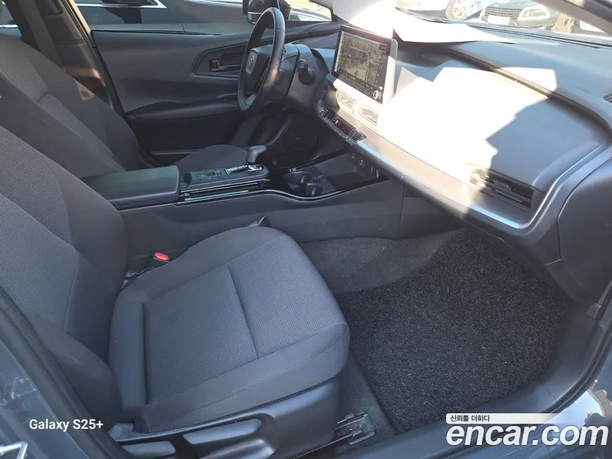 Toyota Prius 2024 из KR, фото 10