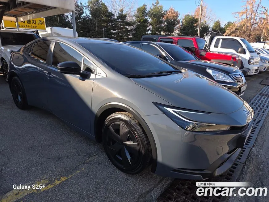 Toyota Prius 2024 из KR, фото 3