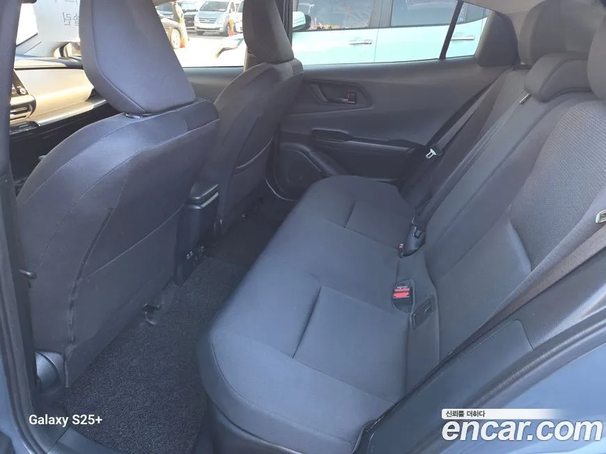 Toyota Prius 2024 из KR, фото 8