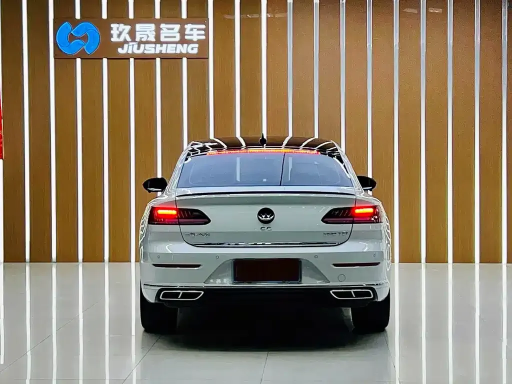 Volkswagen CC 2023 из CN, фото 3
