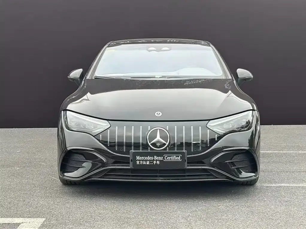 Mercedes-Benz EQE AMG — фото 4