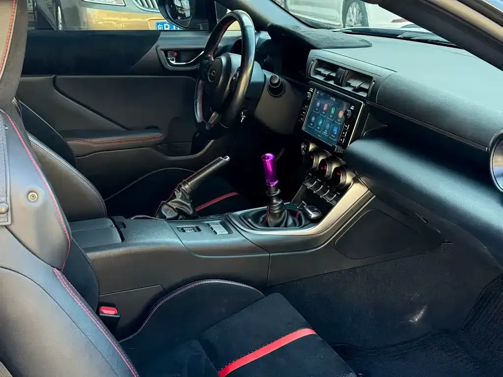 Subaru BRZ 2023 из CN, фото 9