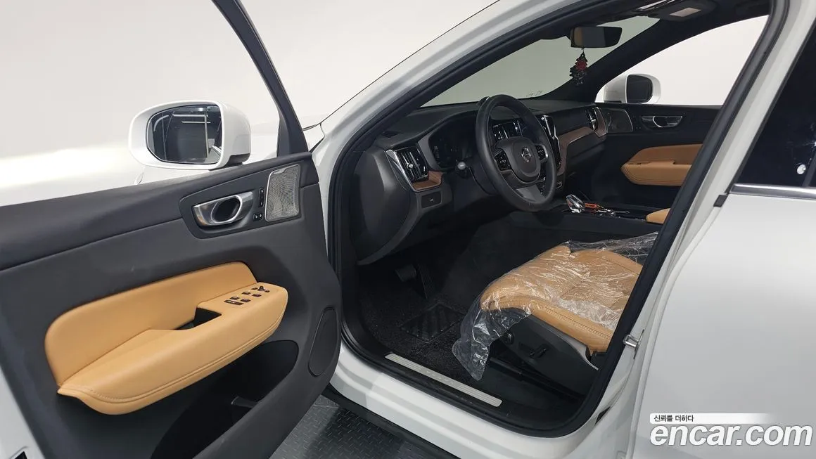 Volvo XC60 2024 из KR, фото 10