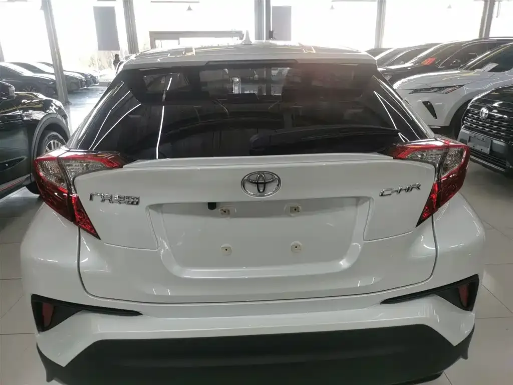 Toyota C-HR 2023 из CN, фото 7