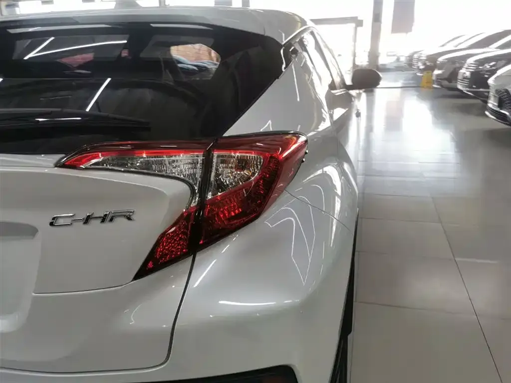 Toyota C-HR 2023 из CN, фото 10